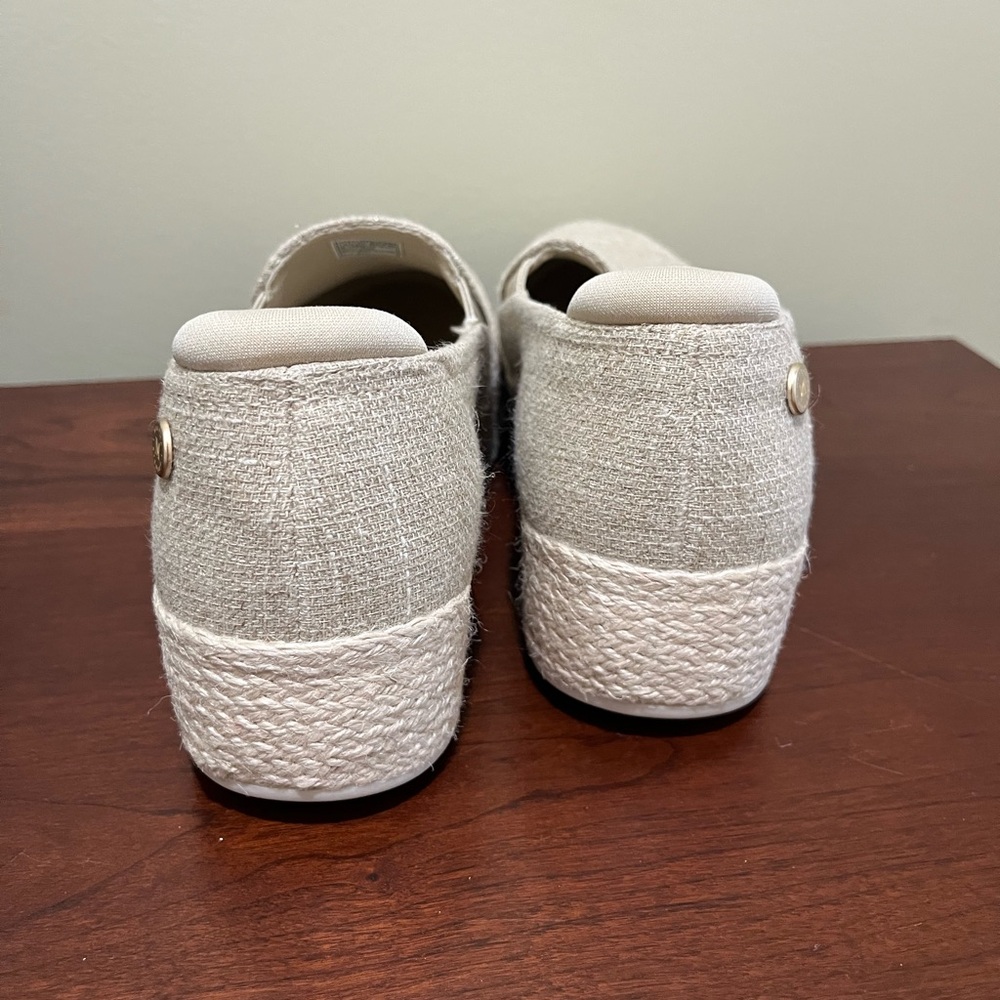 Skechers Martha Stewart Cream Textured Slip-On Shoes - Picture 5 of 10